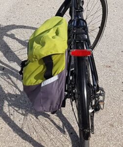 Τι χρειάζεται πραγματικά μια αρχάρια ποδηλάτισσαΟ βασικός εξοπλισμός που αξίζει να αγοράσεις πρώτα